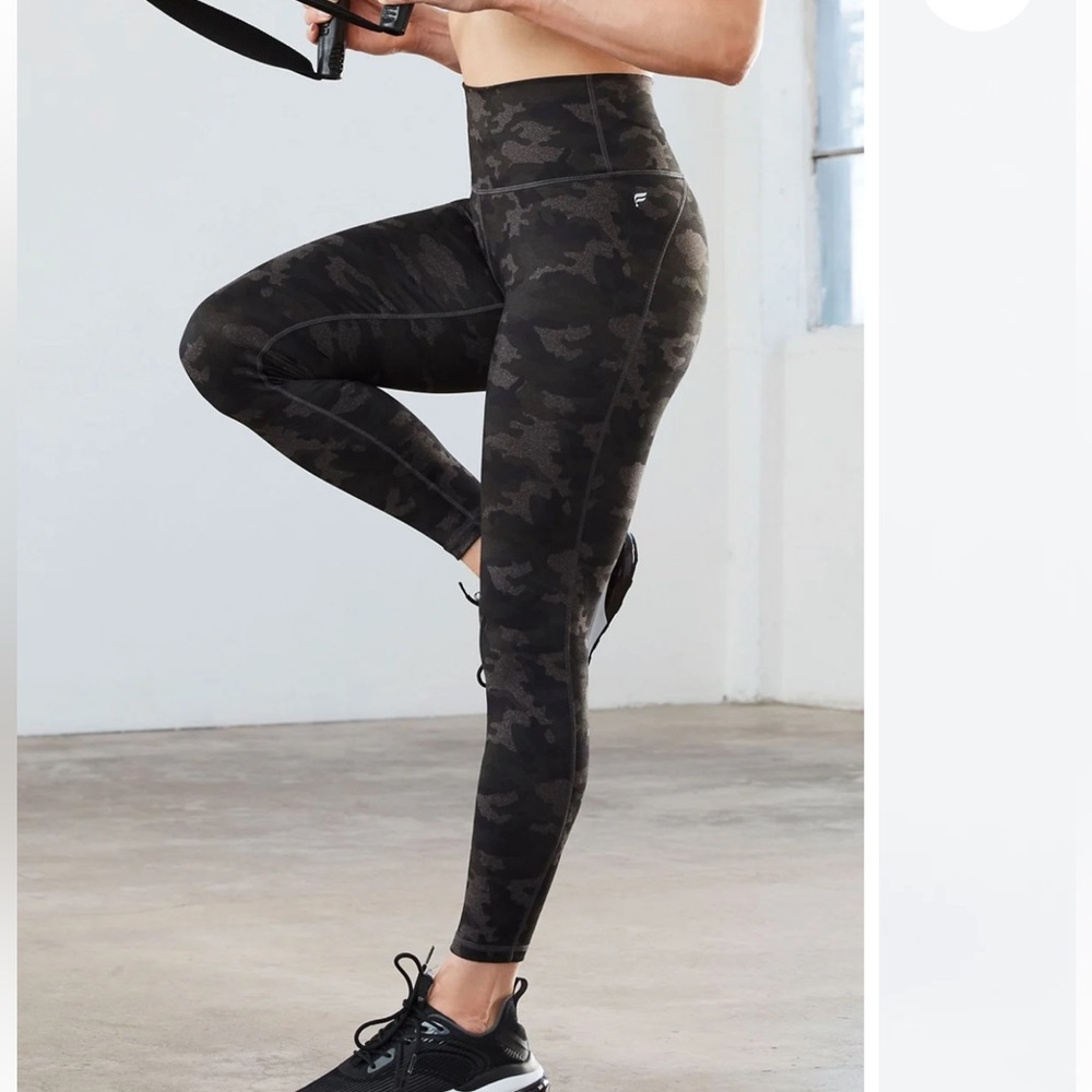 Fabletics - Define PowerHold High-Waisted 7/8 Legging - size S